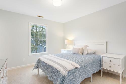 Salt Pond - 420 Canal Way East