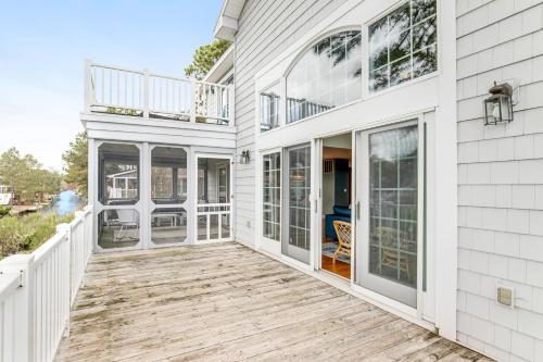 Salt Pond - 420 Canal Way East