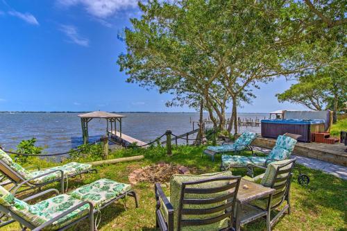 Tropical Villa Screened Porch And Water View!