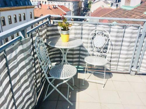 Central Rooftop Apartment - Vienna View Volksoper