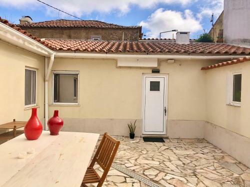 Cosy Studio With Sunny Patio In Sintra