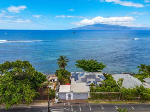 Oceanfront Lahaina Front Street Private Home