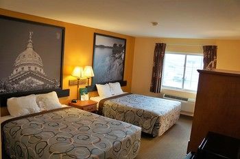 Hotel Super 8 Topeka At Forbes Landing