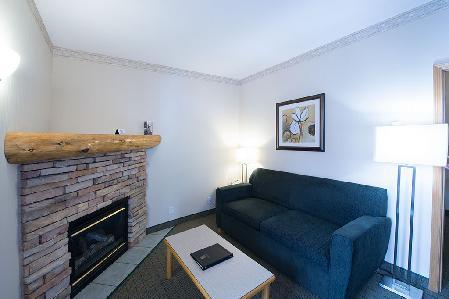 Hotel Waterton Glacier Suites - Deluxe Suite