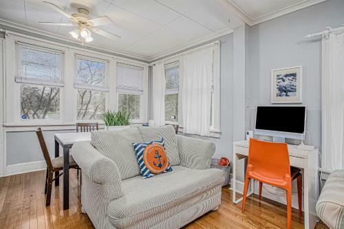 Nantucket Cottage In New Buffalo