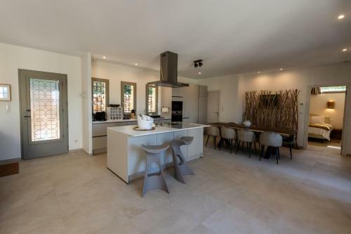Grimaou - Villa Proven�ale Avec Piscine