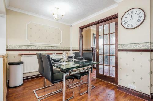 Spacious 3 Bedroom House!free Packing!free Wifi!