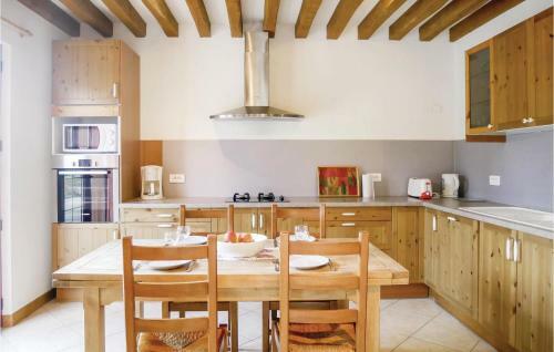 Holiday Home La Croupte J-839