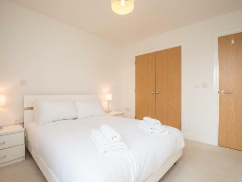Easystays - Fab 3 Sleeper Apartment - Great Location & Parking