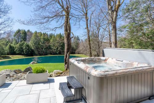 Catskill Mountains Getaway On 6 Acres With Pond