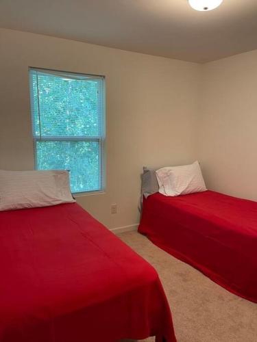 Oasis 10 Minutes From Uptown Entire Home