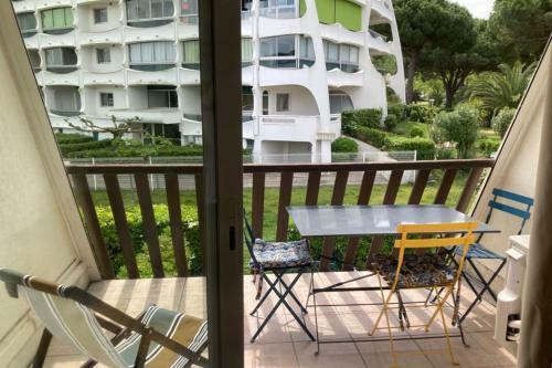 Apartamento Bright 28 M Comfortable With Balcony And Wifi