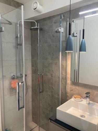 Apartamento Bright 28 M Comfortable With Balcony And Wifi