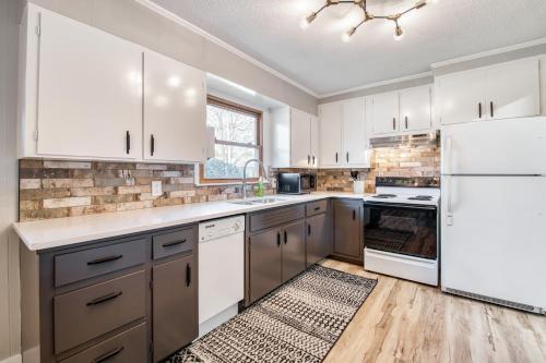 Chic Retreat At Lake Junaluska