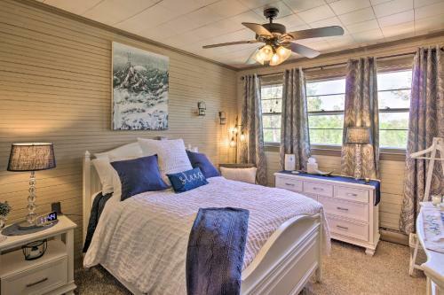All-encompassing Escape With Pool And Hot Tub!