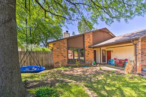 Family-friendly Broken Arrow Retreat With Yard!