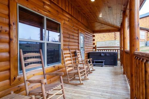 Swimming Bears Lodge Two Cabins With Pools And Hottubs