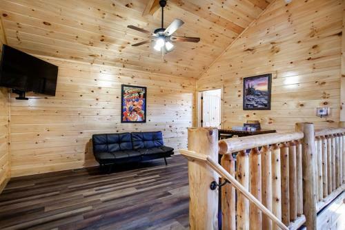 Swimming Bears Lodge Two Cabins With Pools And Hottubs