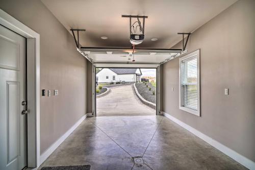 Spacious Sevierville Home With Private Hot Tub!
