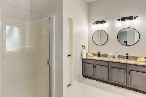 Delightful Rowlett Digs About 4 Mi To Wet Zone!