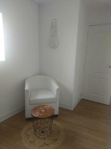 Chambre Pinky Elisabeth Proche Paris