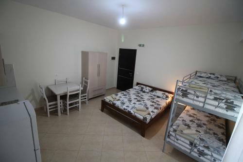 Erjon Apartments