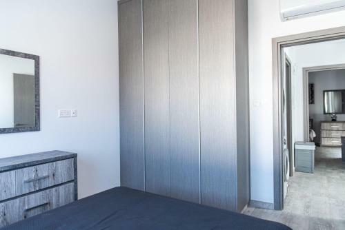 Brand New 3-br Villa/pool,2'on Foot-trinity Beach!