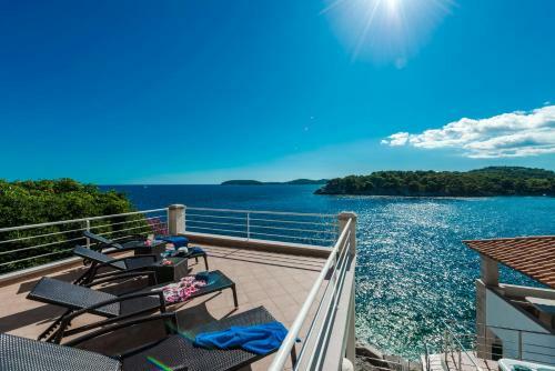 Villa K Dubrovnik - Five Bedroom Villa With Private Sea Access
