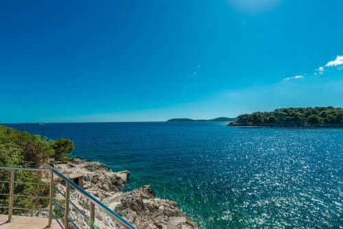 Villa K Dubrovnik - Five Bedroom Villa With Private Sea Access