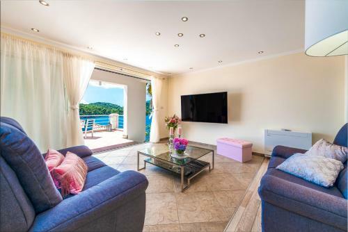 Villa K Dubrovnik - Five Bedroom Villa With Private Sea Access