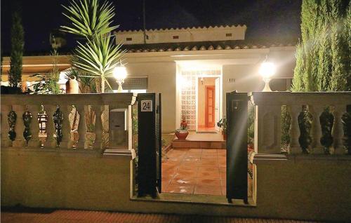 Four-bedroom Holiday Home In Calonge