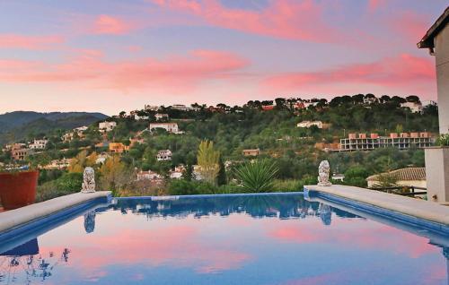 Four-bedroom Holiday Home In Calonge
