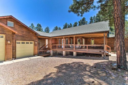 Modern Show Low Cabin Retreat With Deck And Grill