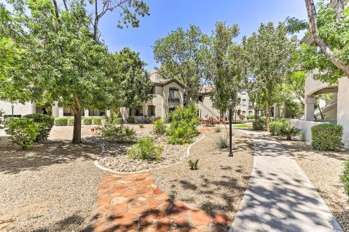 Apartamento Elegant Scottsdale Condo With Balcony And Pool!