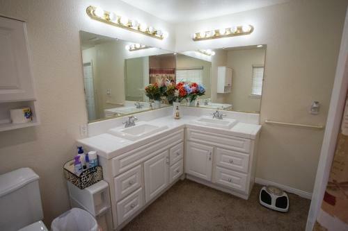 Spectacular 4br Home On 2 Acre Estate