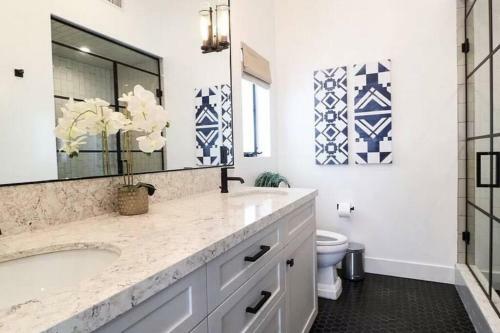 Centrally Located La Designer Home W 360 Roof Deck