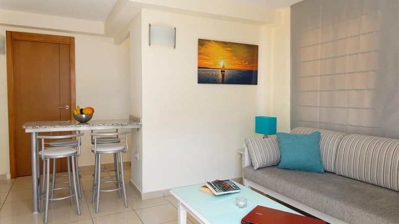 Cocoteros Apartments - Riversun Touristics