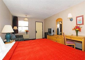 Hotel Quality Inn East