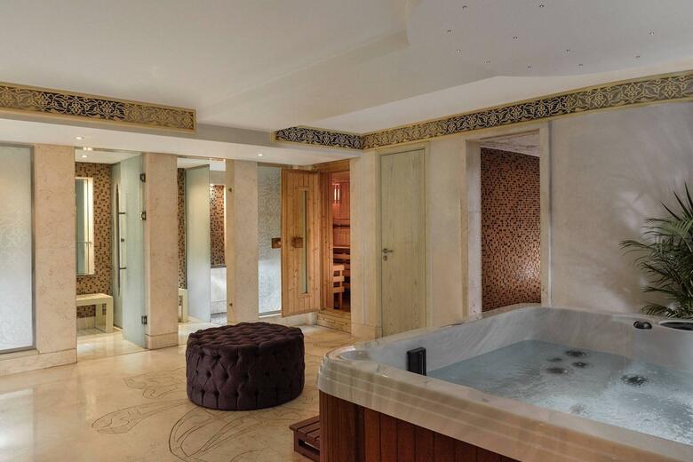 Cairo Marriott Hotel & Omar Khayyam Casino