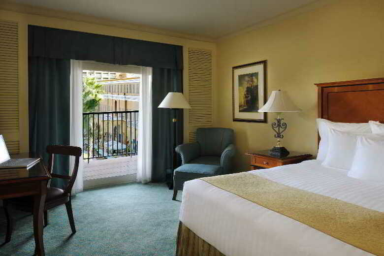 Cairo Marriott Hotel & Omar Khayyam Casino