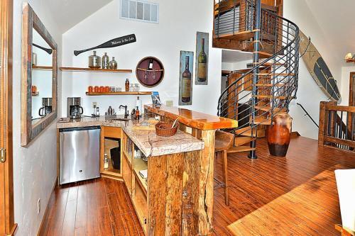 Famous Cabin