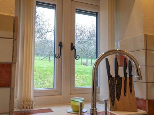Pass The Keys The Old Stables, Cosy 1-bedroom Barn Conversion