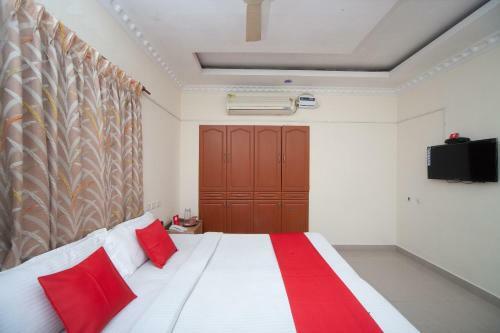 Hotel Oyo 28748 Geetham Homes