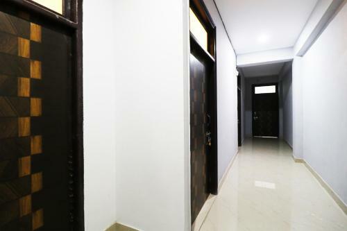 Hotel Oyo 60914 Crb Palace