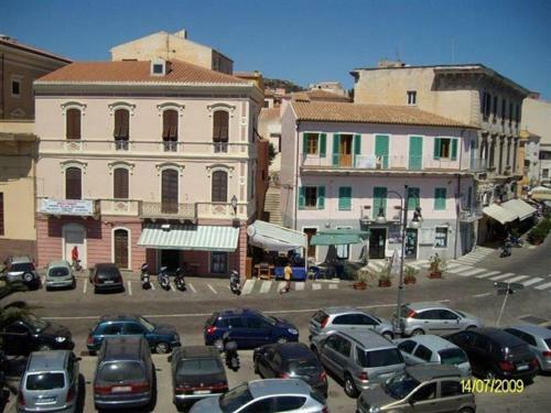 Casa Centro Con Giardino La Maddalena