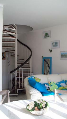 Sunny Seaside Apartament