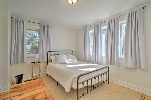 Charming Sodus Point Getaway With Lake Views!