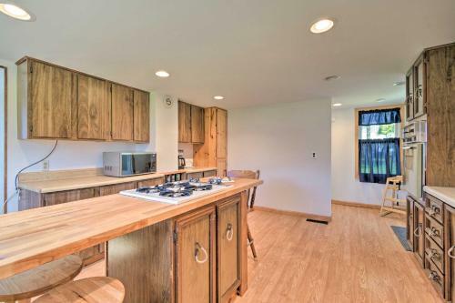 Charming Sodus Point Getaway With Lake Views!