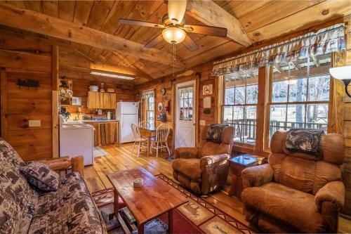 Hotel The Bear Cobb Creek Cabins