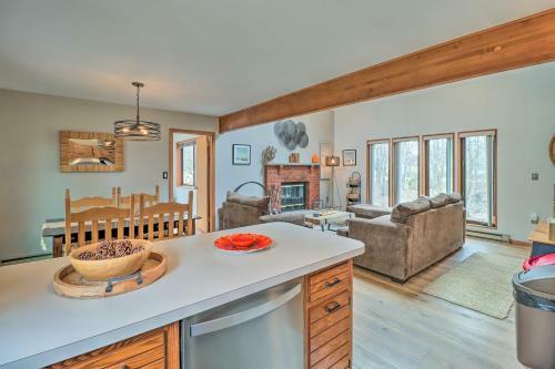 Relaxing Poconos Retreat Indoor Jacuzzi Room